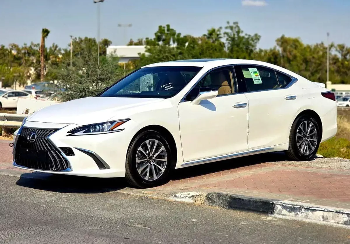 Lexus ES300h Hybrid Lexus ES 300h 2.5L Hybrid 2025 GCC specs (ONLY FOR EXPORT)