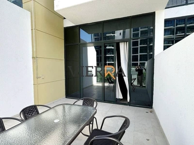 Spacious | Vacant | Prime Location l Perfect View-11