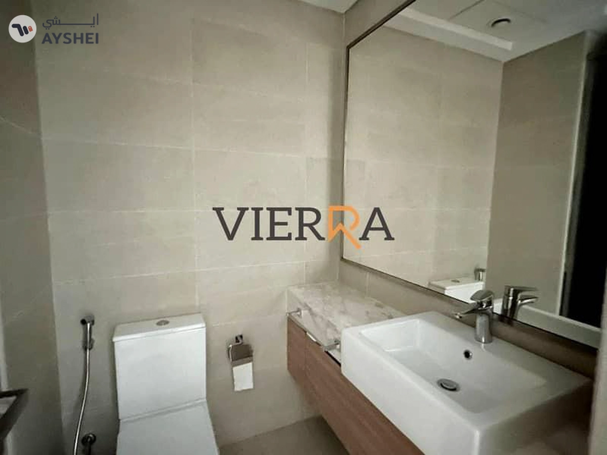 Spacious | Vacant | Prime Location l Perfect View-9-9