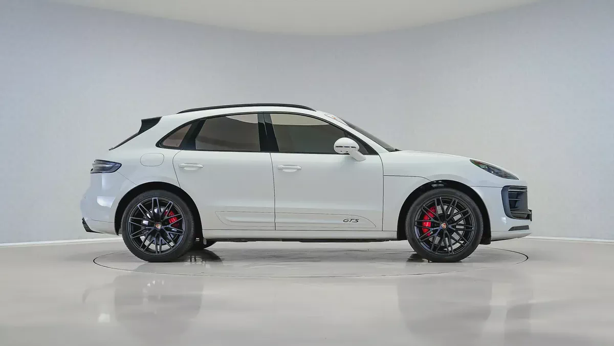 2025 Porsche Macan GTS | GCC Specs | Porsche Active Warranty August 2027-2-2