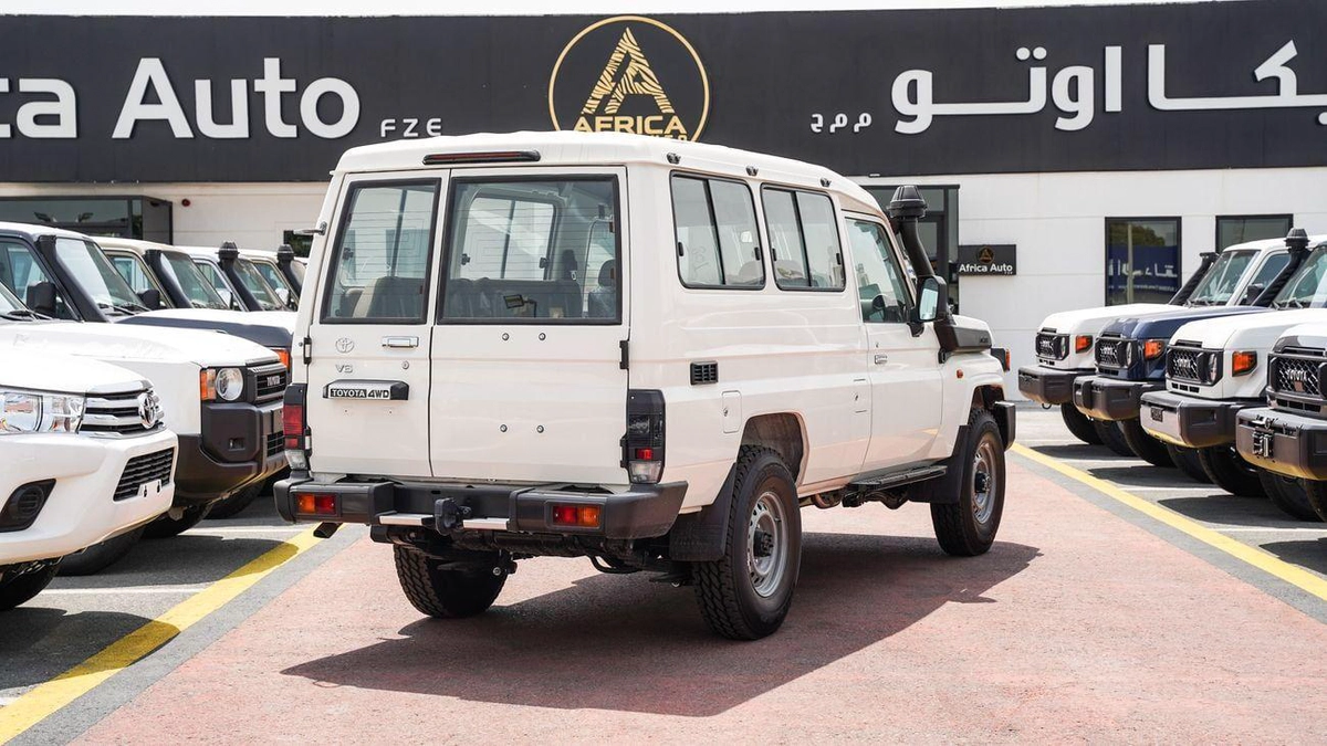 Toyota Land Cruiser 70 TOYOTA LC78 4.0 PETROL AT 2026-11-11