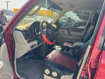 Mitsubshi pajero 2009 red color GCC calen car-2