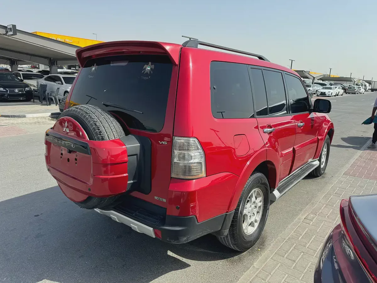 Mitsubshi pajero 2009 red color GCC calen car-9-9