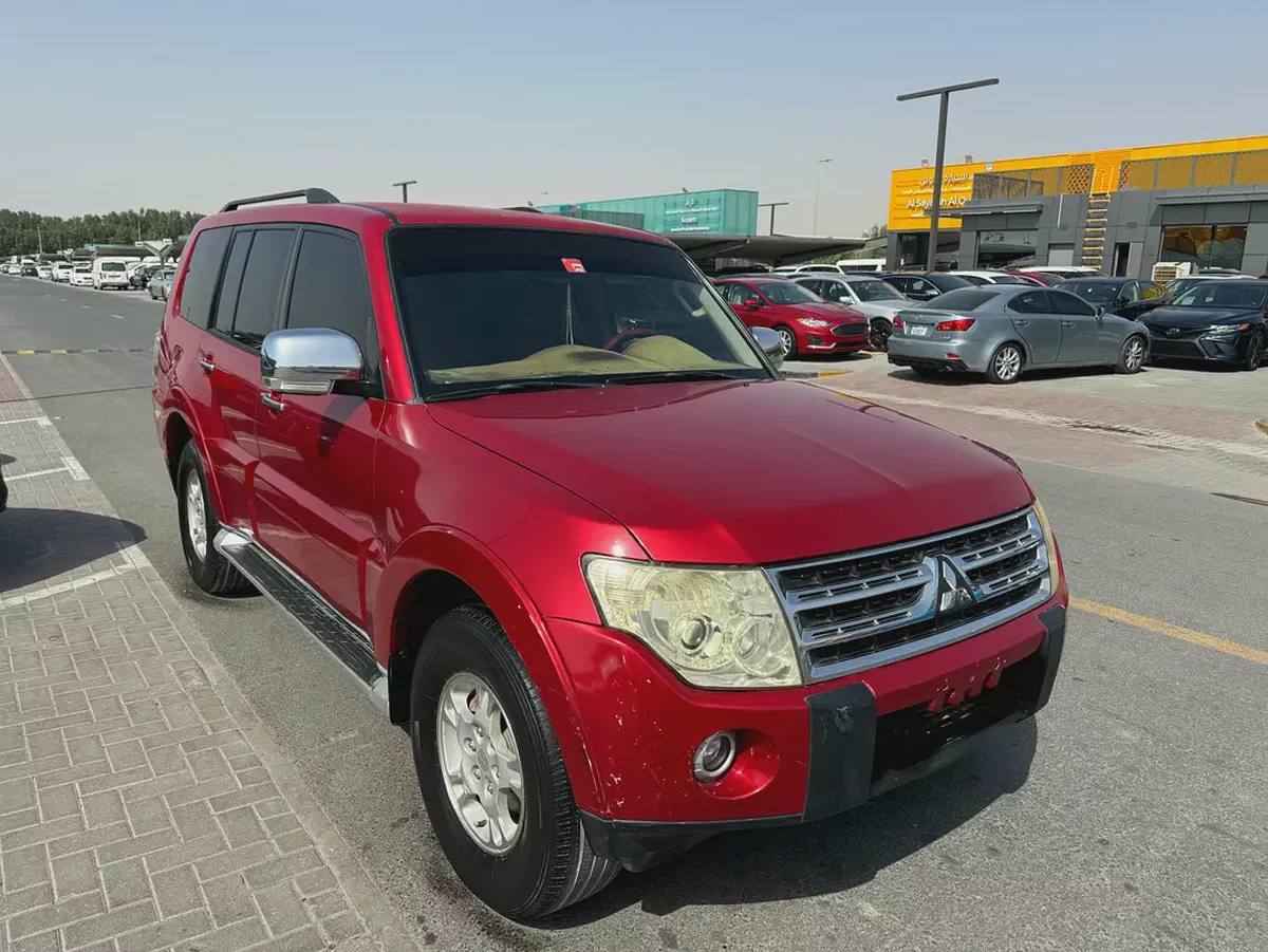 Mitsubshi pajero 2009 red color GCC calen car-10-10