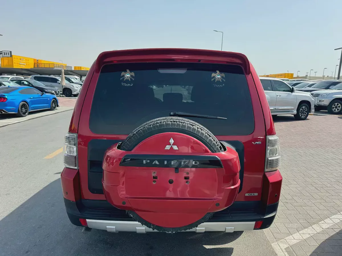Mitsubshi pajero 2009 red color GCC calen car-3-3