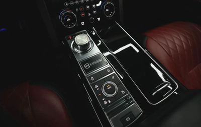 Range Rover SV-10