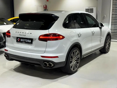 Porsche Cayenne S | 2016 | GCC Specs | Excellent Condition.-1