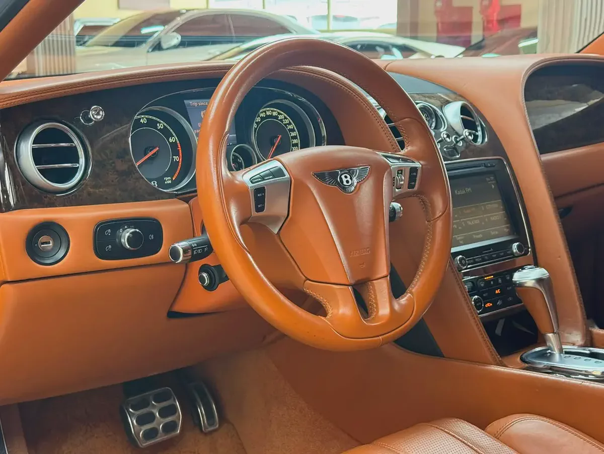 Bentley Flying Spur V8 S 2015 GCC Specs - Pristine Condition-14-14
