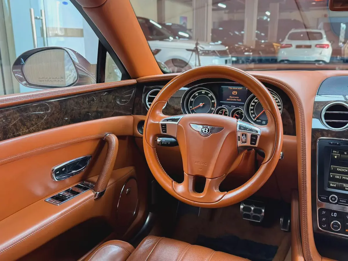 Bentley Flying Spur V8 S 2015 GCC Specs - Pristine Condition-8-8