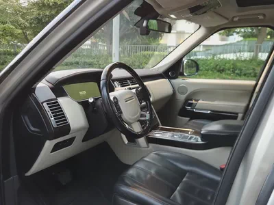 Pristine 2013 Range Rover Vogue | GCC Specs | Low Mileage-7