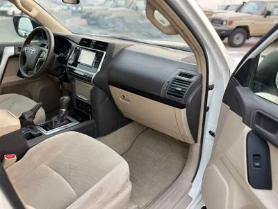 Toyota Prado TXL1 2022 Toyota Prado TX 2.7L V4- AWD 4x4 - No accident  - 2 key Rear  Sensor --8