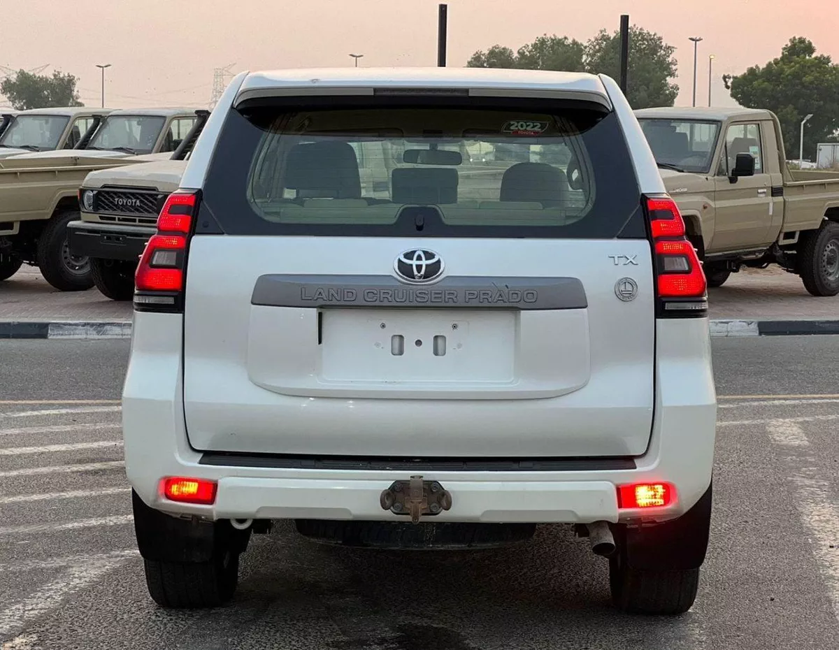 Toyota Prado TXL1 2022 Toyota Prado TX 2.7L V4- AWD 4x4 - No accident  - 2 key Rear  Sensor --4-0