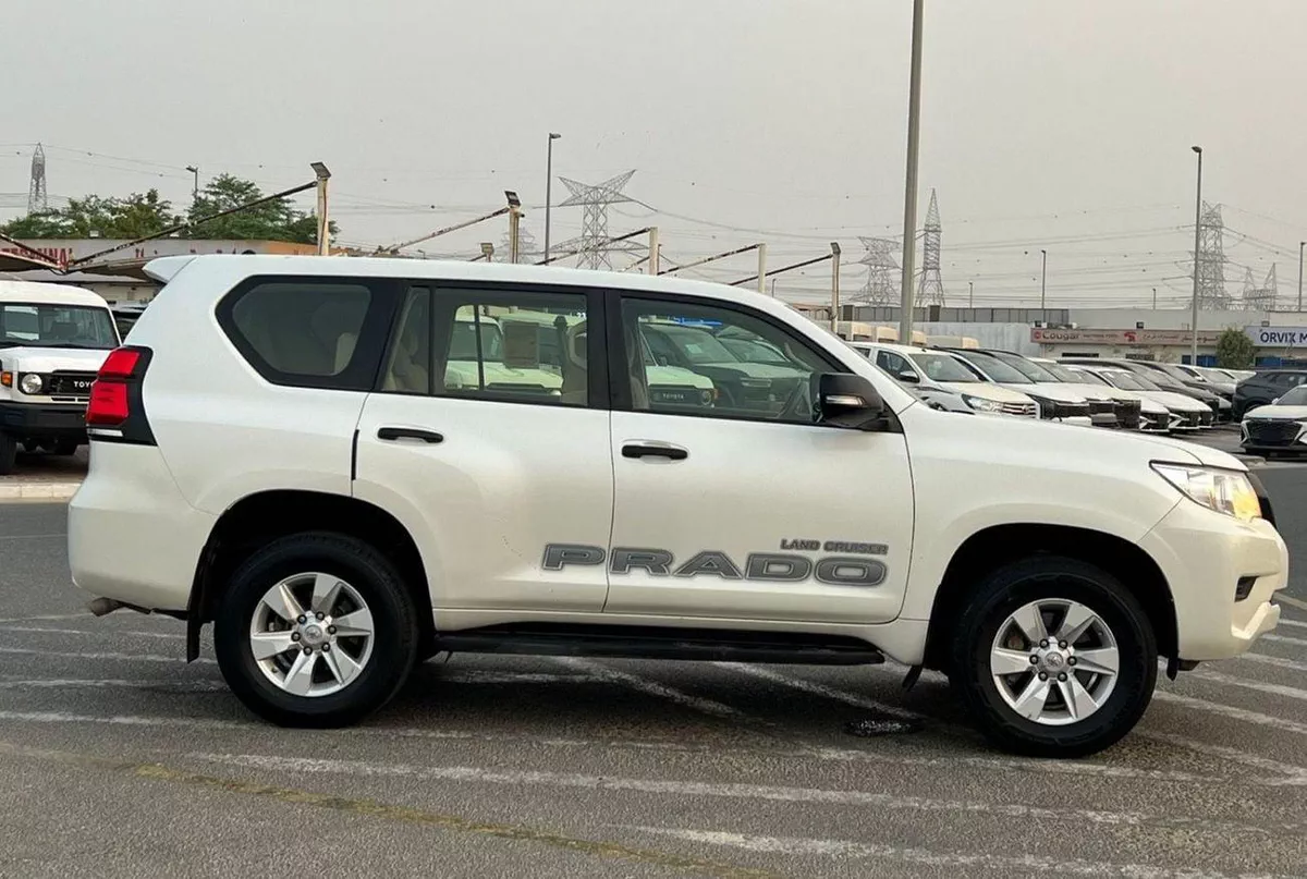 Toyota Prado TXL1 2022 Toyota Prado TX 2.7L V4- AWD 4x4 - No accident  - 2 key Rear  Sensor --7-0