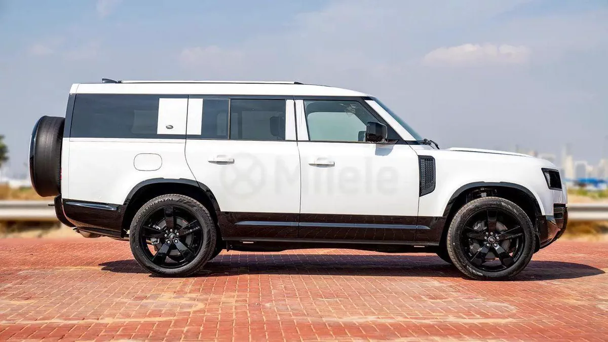 Land Rover Defender 130 | 2-YEAR WARRANTY + SERVICE AVAILABLE | IN-HOUSE FINANCING | 0% DOWNPAYMENT (BANK)-3-0