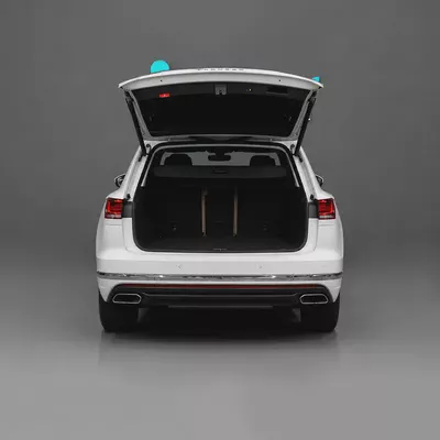 AED 2,107 p.m • 0% Downpayment • Volkswagen Touareg • 1 Year Warranty-4