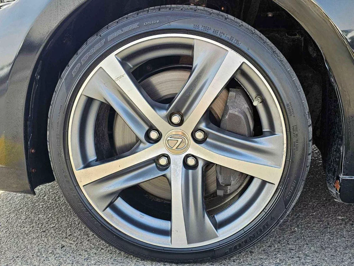 Lexus IS300 PREMIER IS 300/ VERY LOW MILEAGE/ V6 AWD/ LOT#36496-4-0
