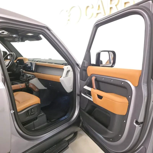 AED 5154 PM | LAND ROVER DEFENDER HSE P400 2024 | AGENCY WARRANTY TILL MARCH 2029 | SERVICE PACKAGE