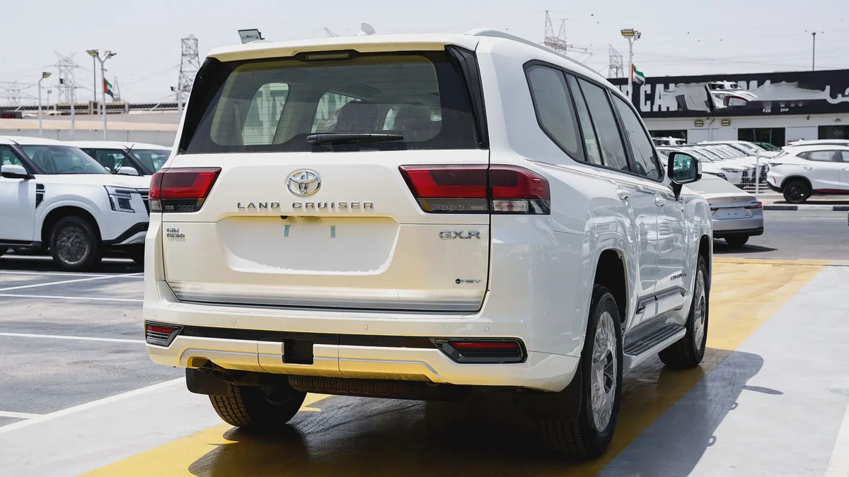 2026 Toyota Land Cruiser GXR 3.5L HYBRID GCC Specs-5-5