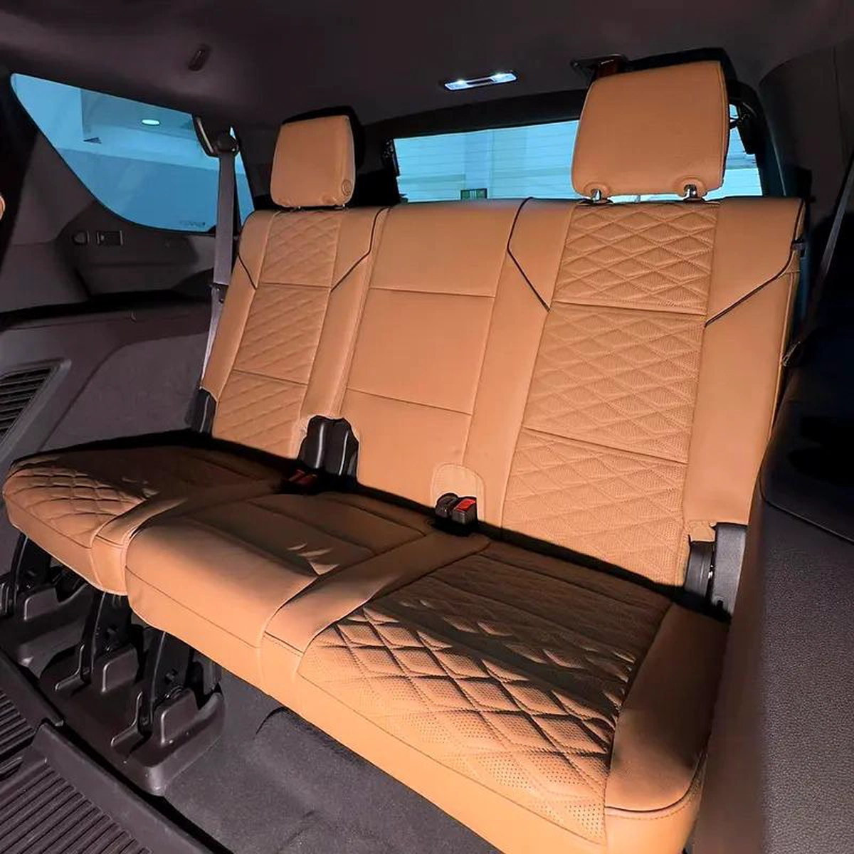 Cadillac Escalade Sport-19-19