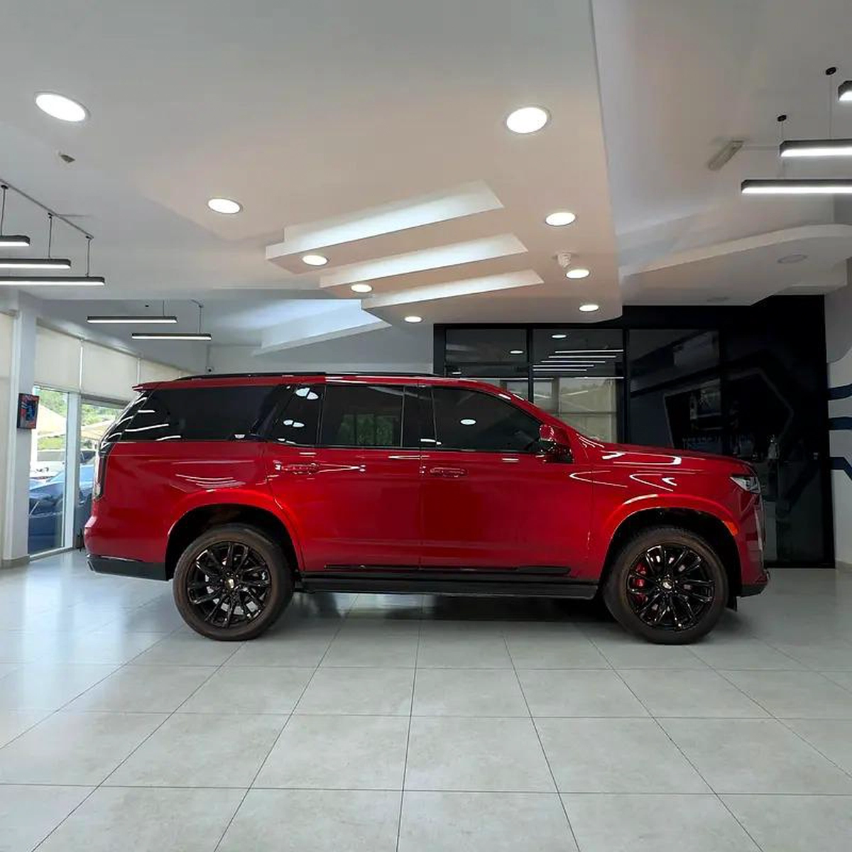 Cadillac Escalade Sport-16-16