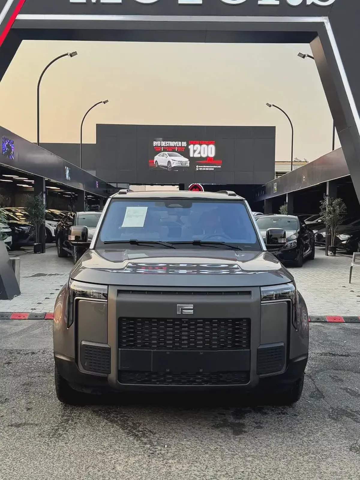 Rox 01 VIP 2026 Chinese Specs Luxury EREV SUV-2-2