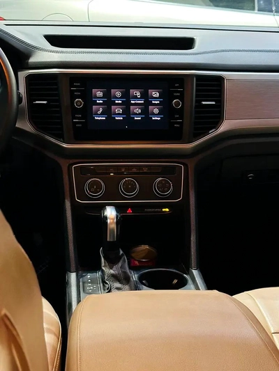 VOLKSWAGEN TERAMOUNT 2018 GCC SPECS BEST FAMILY CAR SHOWROOM CONDITION-7