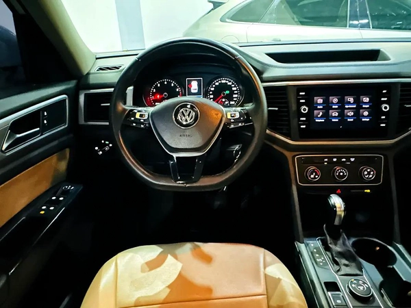 VOLKSWAGEN TERAMOUNT 2018 GCC SPECS BEST FAMILY CAR SHOWROOM CONDITION