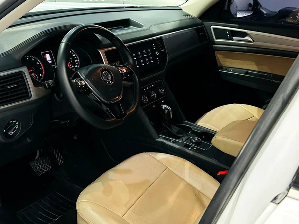 VOLKSWAGEN TERAMOUNT 2018 GCC SPECS BEST FAMILY CAR SHOWROOM CONDITION