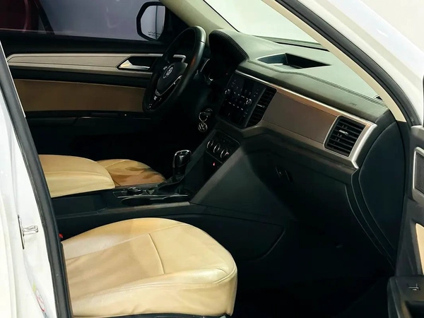 VOLKSWAGEN TERAMOUNT 2018 GCC SPECS BEST FAMILY CAR SHOWROOM CONDITION