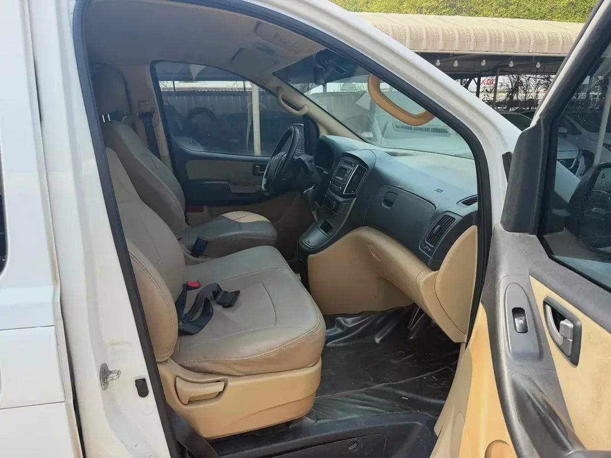 Hyundai H1 GL 2018 GCC Specs-7-7