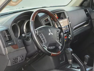 Mitsubishi Pajero GLS Top Line 2020 | GCC Specs | Full Service History-11