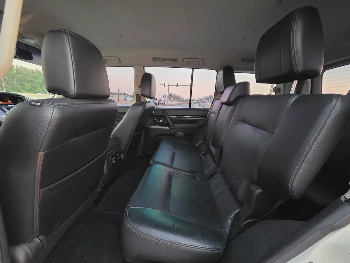 Mitsubishi Pajero GLS Top Line 2020 | GCC Specs | Full Service History-16-16