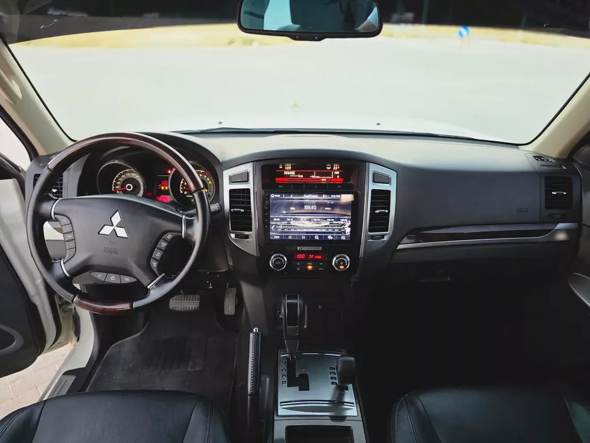 Mitsubishi Pajero GLS Top Line 2020 | GCC Specs | Full Service History-19-19