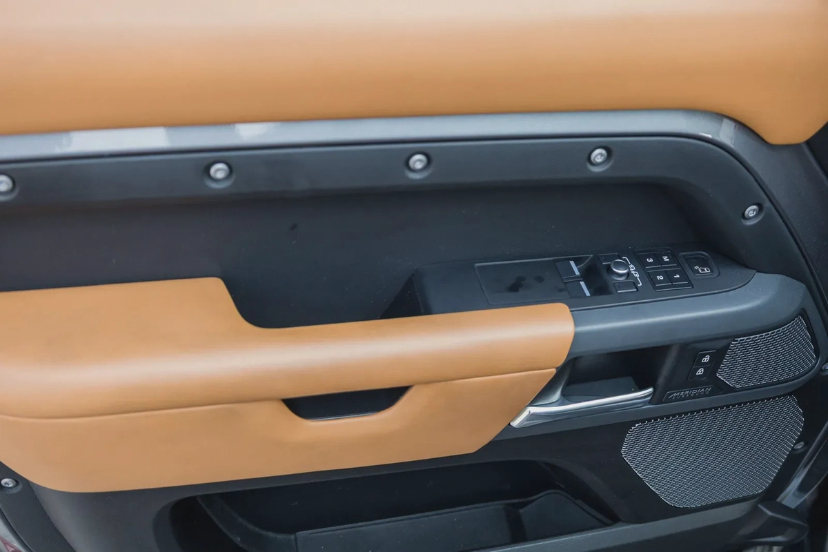 Land Rover Defender 90 2021-3-3