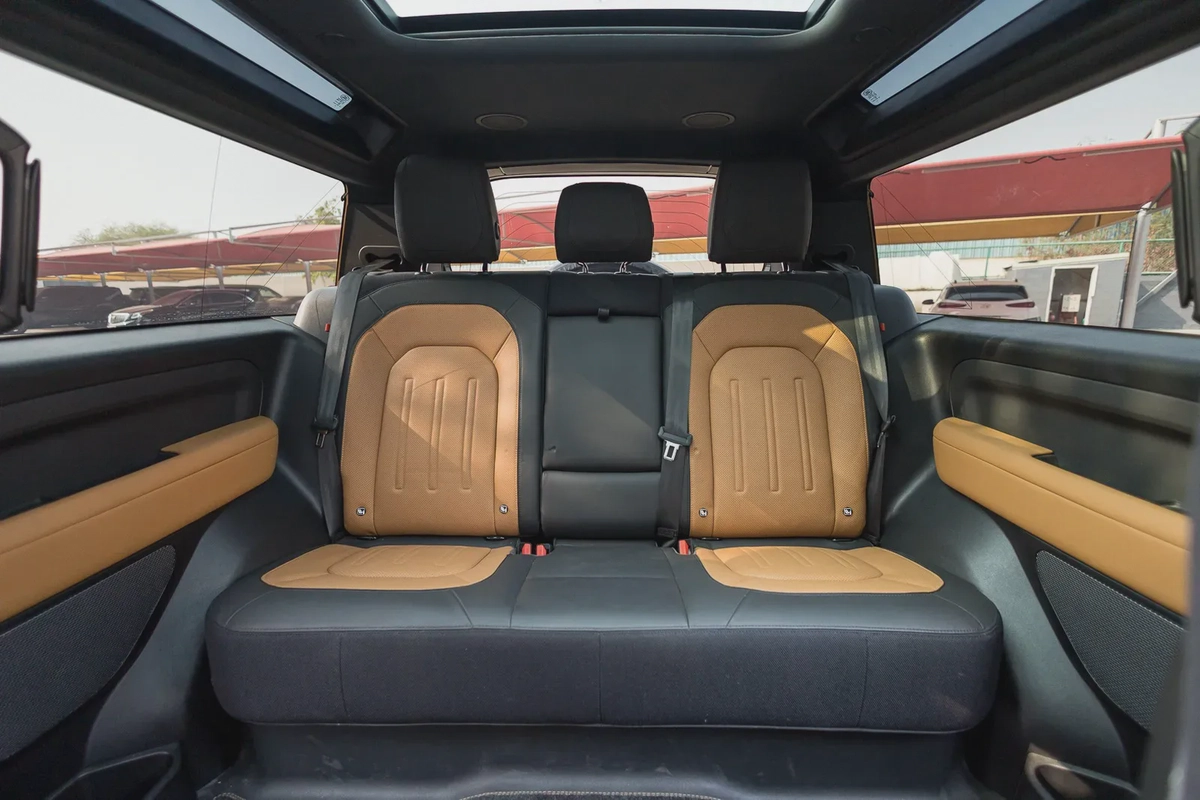 Land Rover Defender 90 2021-15-15
