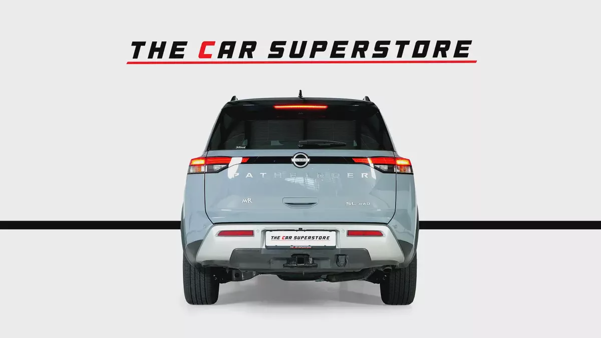 Nissan Pathfinder SL 4WD-7 Seats-Low Mileage-Dealer Warranty and Service Contract-Special Color-6-6