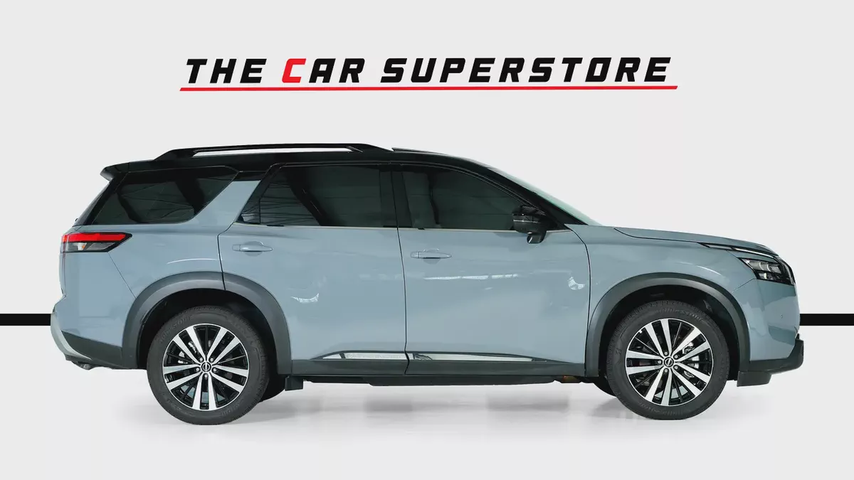 Nissan Pathfinder SL 4WD-7 Seats-Low Mileage-Dealer Warranty and Service Contract-Special Color-8-8