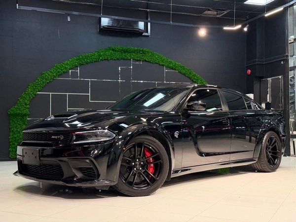 Dodge Charger SRT Hellcat 6.2L (707 HP)