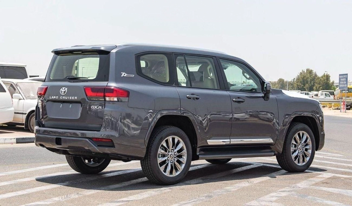 Toyota Land Cruiser Toyota Land Cruiser GXR 3.5P AT MY2025– Grey-3-3