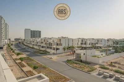 Fully Furnished ! Luxurious Apartment ! Ready To Move ! Pool Facing ! With All Aminities-3