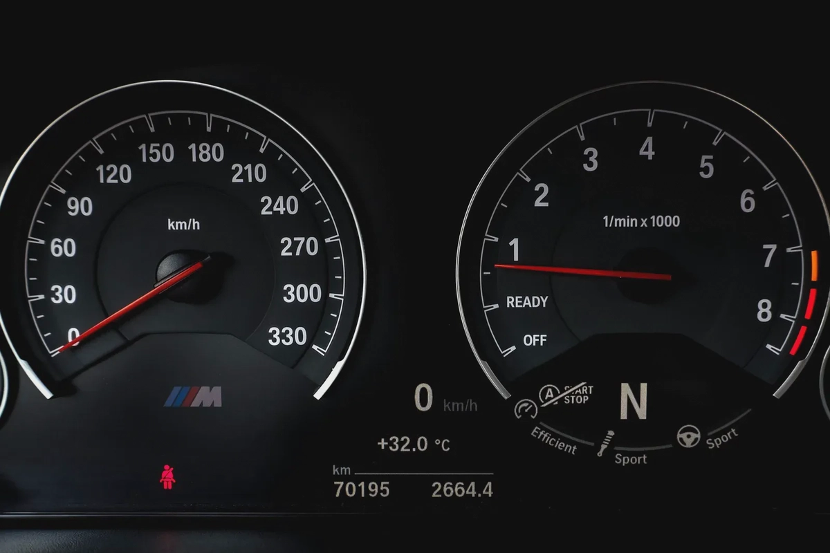 BMW 4 Series M4 2016-17-17