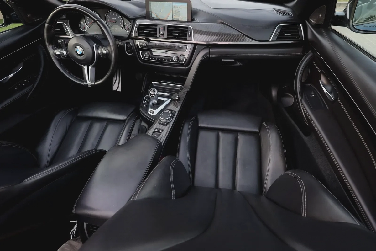 BMW 4 Series M4 2016-10-10