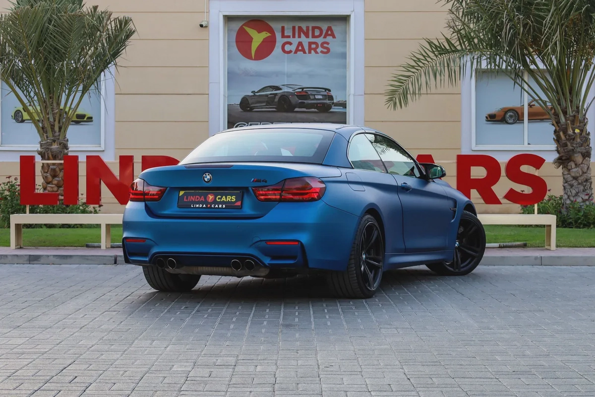 BMW 4 Series M4 2016-13-13