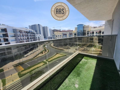 Like a brand new 2bhk//lavish interior//rent100k//all amenities//in arjan-15