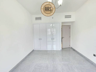 Like a brand new 2bhk//lavish interior//rent100k//all amenities//in arjan-7