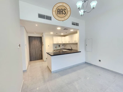 Like a brand new 2bhk//lavish interior//rent100k//all amenities//in arjan-8