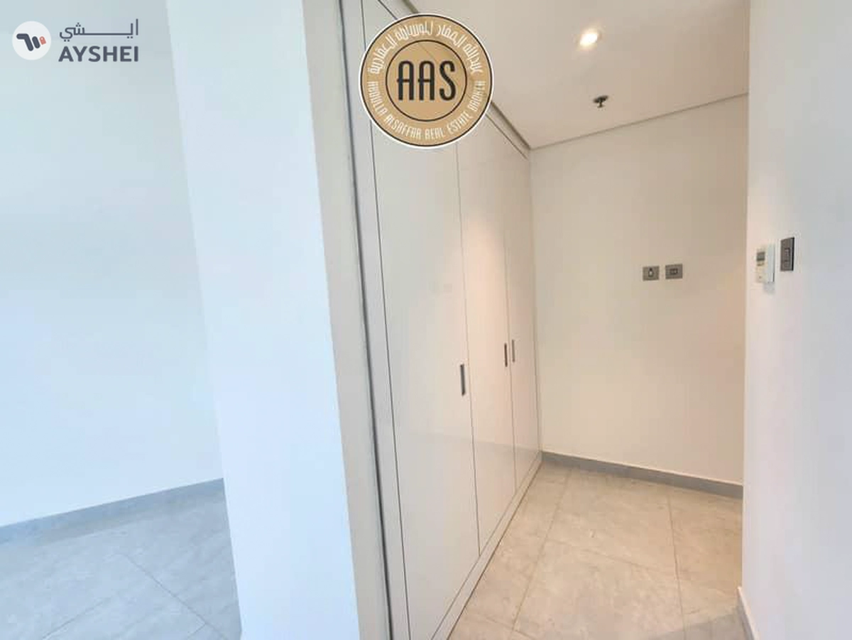 Like a brand new 2bhk//lavish interior//rent100k//all amenities//in arjan-4-4