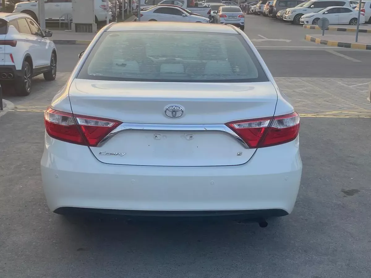 Toyota Camry S 2017 GCC Specs-10-10