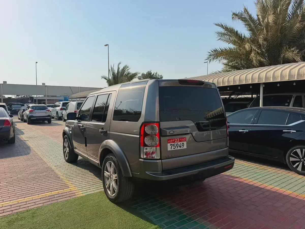Land Rover LR4 HSE 2011 | GCC Specs | Well Maintained-3-3