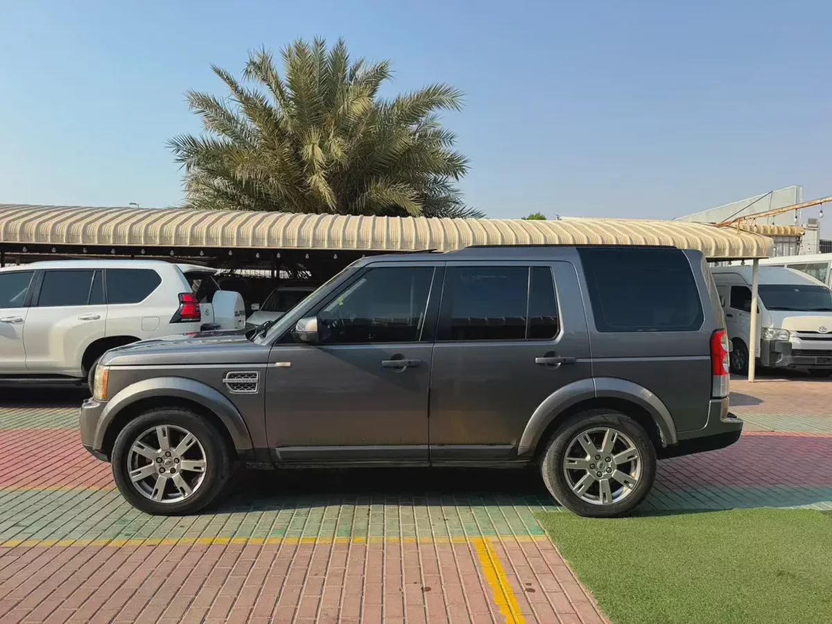Land Rover LR4 HSE 2011 | GCC Specs | Well Maintained-4-4